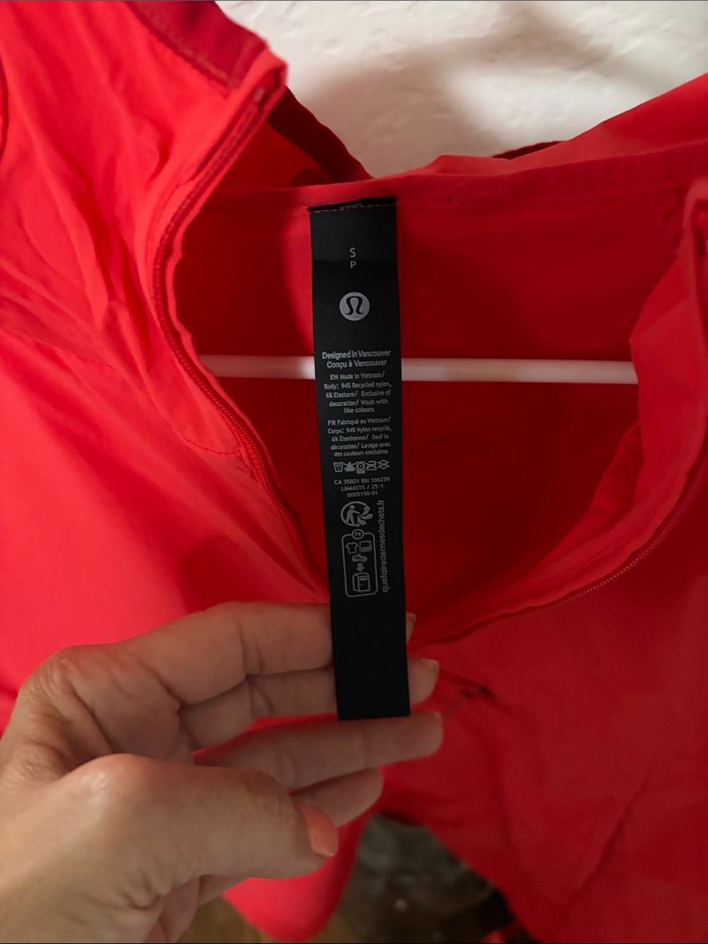 Lightweight Multi pocket running Anorak jacket. Lululemon - Picture 2 of 7